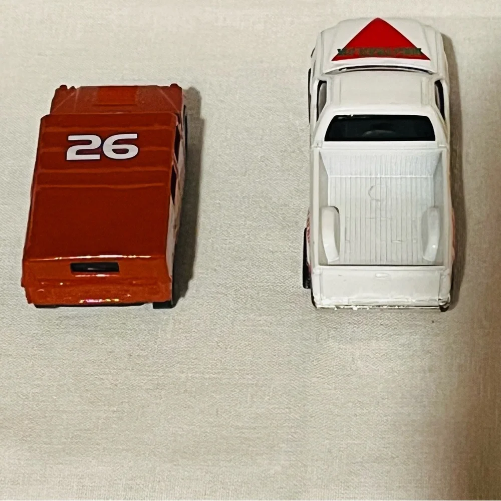 Maisto Pick Up Trucks (37-40)